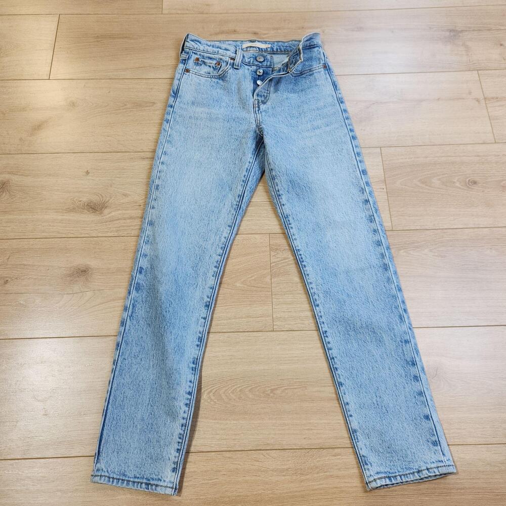 Levis Premium Wedgie Straight Jeans Womens 23x28 Light Blue High Rise Button Fly